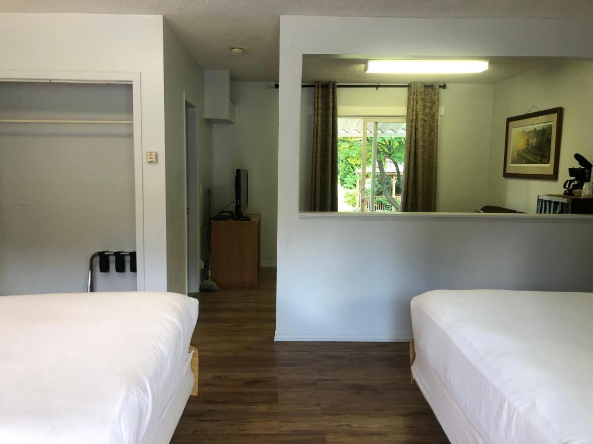 Bavarian Orchard Motel Creston Luaran gambar