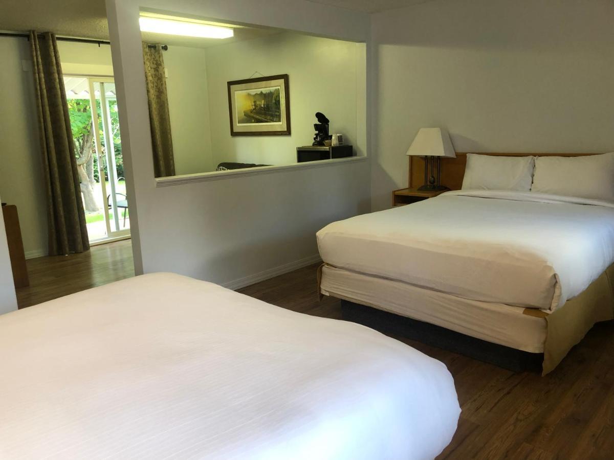 Bavarian Orchard Motel Creston Luaran gambar