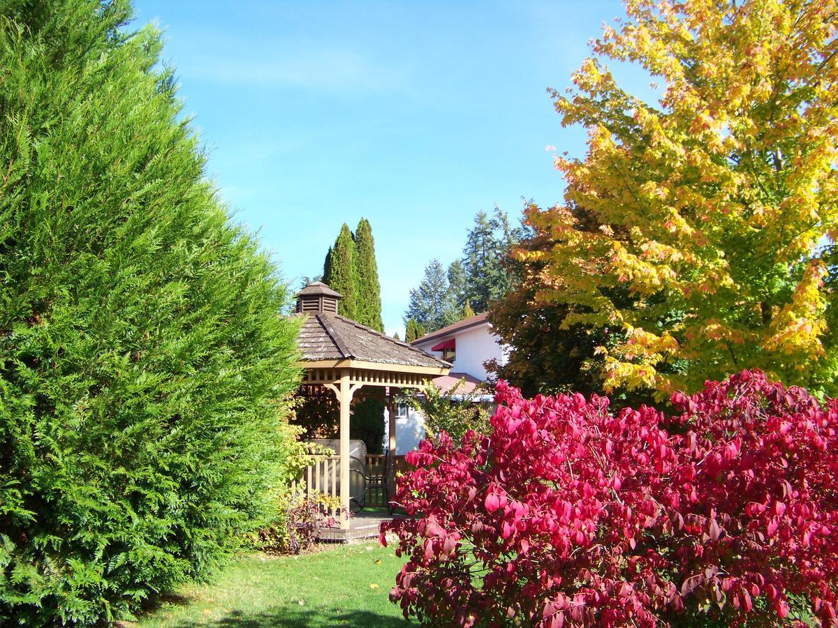 Bavarian Orchard Motel Creston Luaran gambar