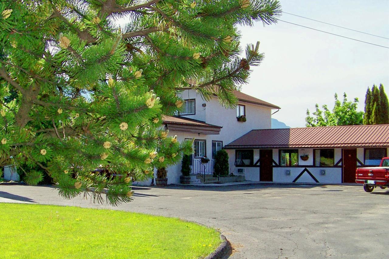 Bavarian Orchard Motel Creston Luaran gambar