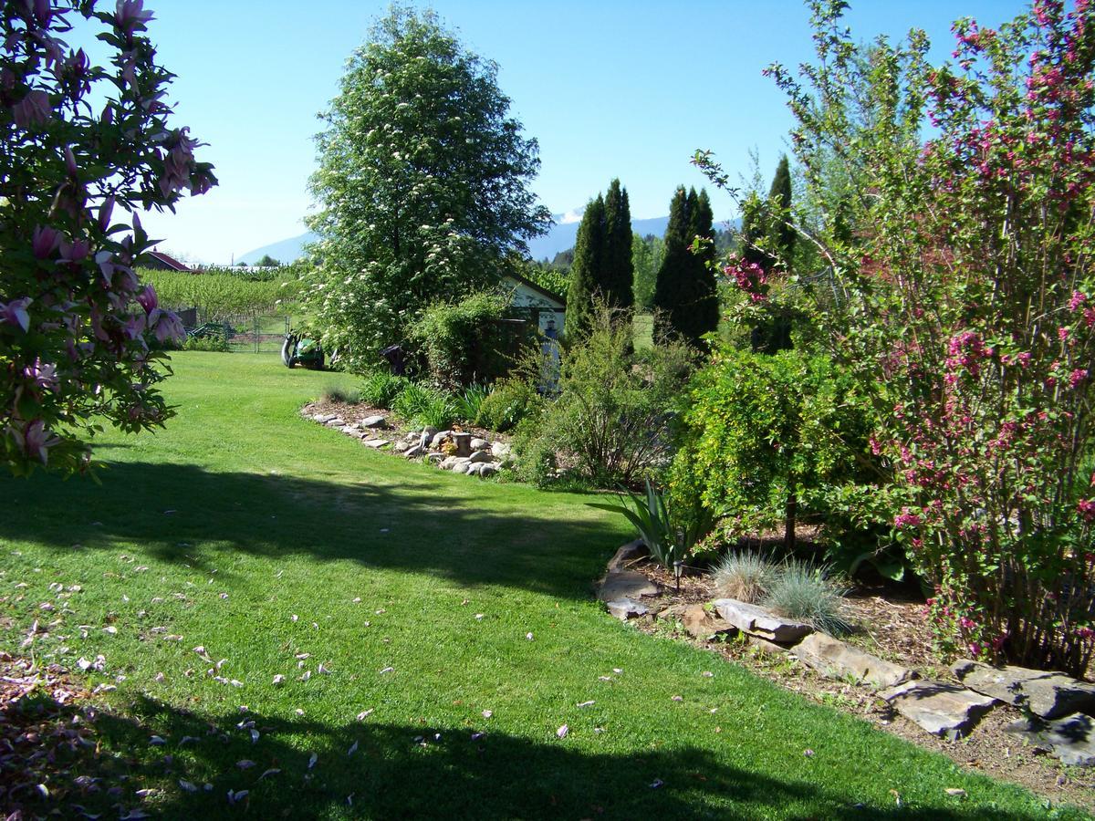 Bavarian Orchard Motel Creston Luaran gambar