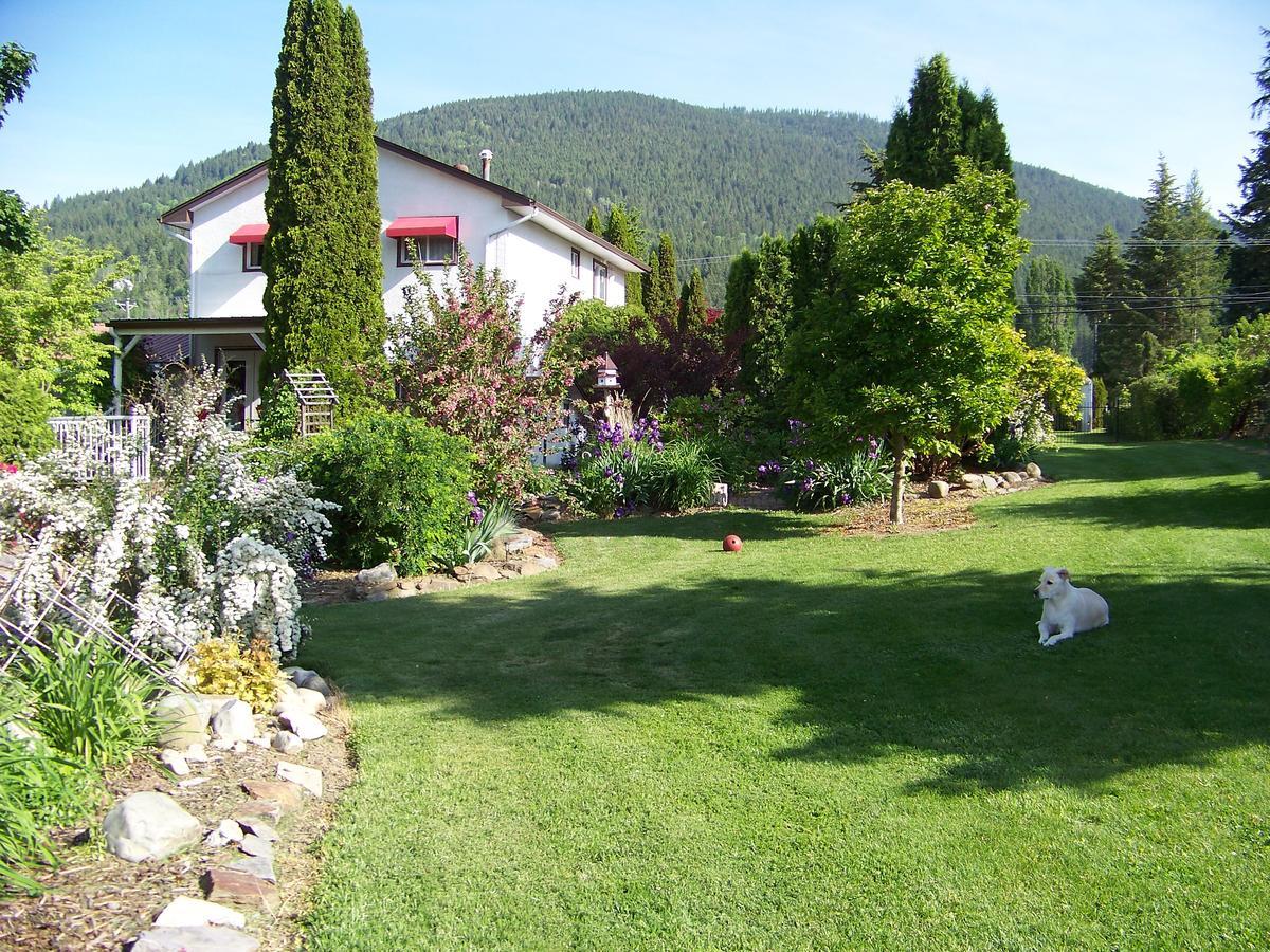 Bavarian Orchard Motel Creston Luaran gambar