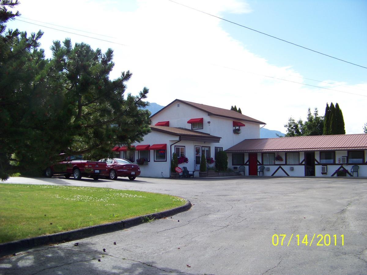 Bavarian Orchard Motel Creston Luaran gambar