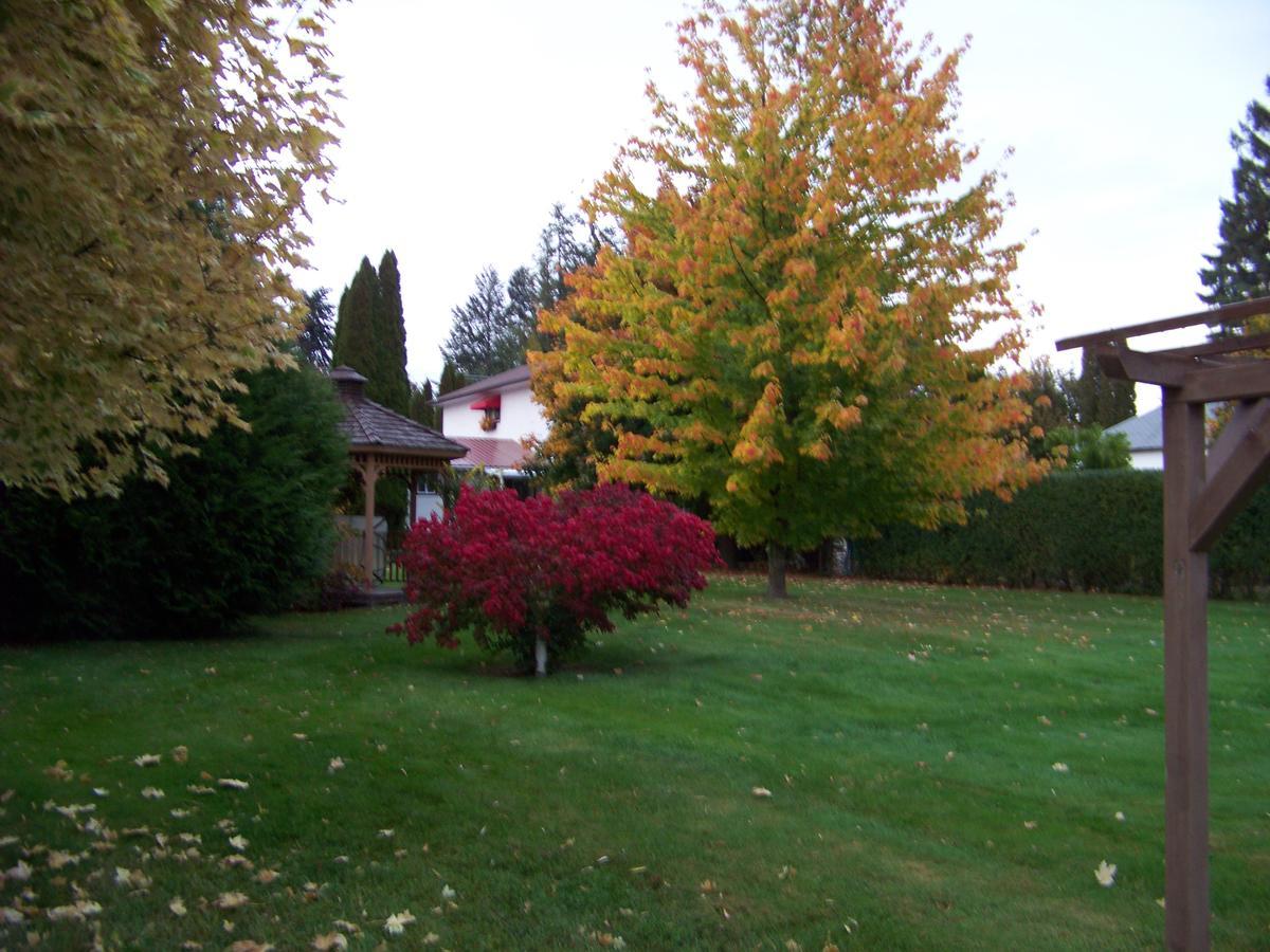 Bavarian Orchard Motel Creston Luaran gambar